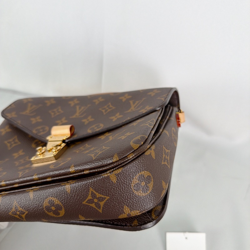 莉亞精品♡ LV 經典老花郵差包 二手美品-12