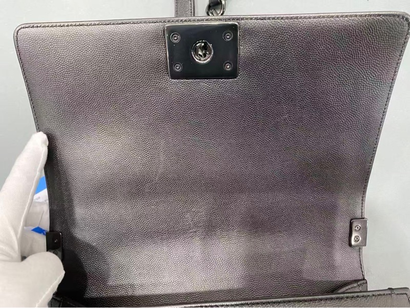 Chanel • Le Boy 25 全黑荔枝牛皮 So Black 全配-12