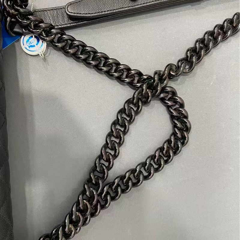 Chanel • Le Boy 25 全黑荔枝牛皮 So Black 全配-16