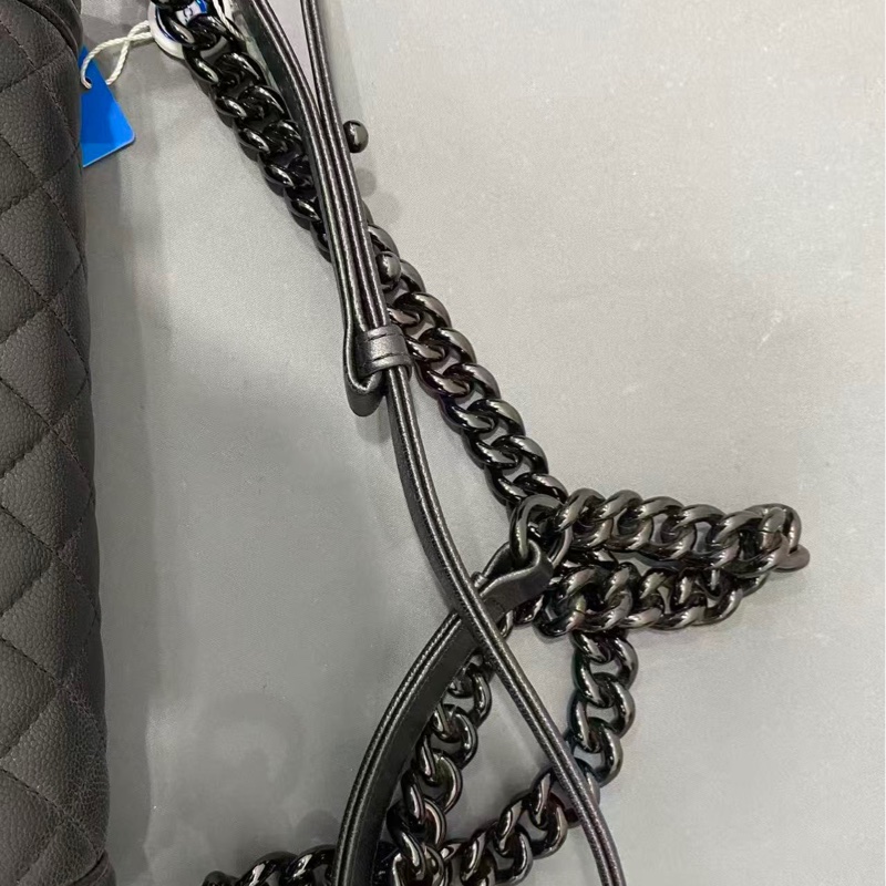Chanel • Le Boy 25 全黑荔枝牛皮 So Black 全配-17