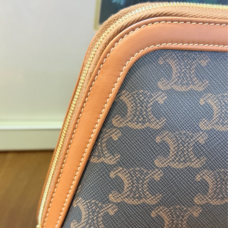 未使用美品🏅CELINE 防潑水 經典凱旋門 化妝包-7