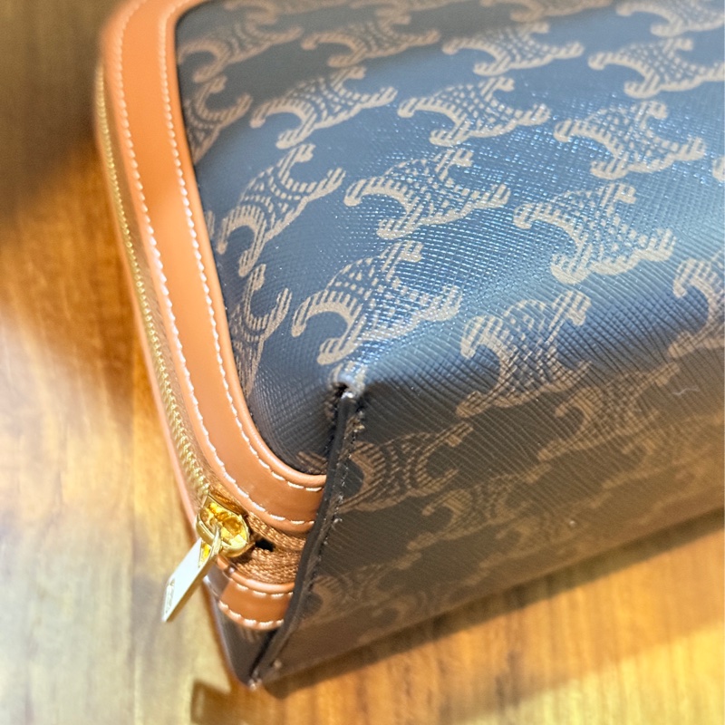 未使用美品🏅CELINE 防潑水 經典凱旋門 化妝包-23