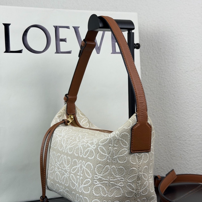 LOEWE 羅意威 Cubi 小號米白老花飯盒包  21年編碼-3