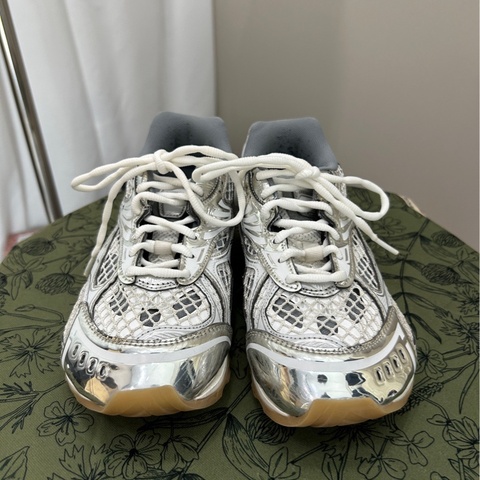 Bottega veneta/葆蝶家 Orbit白銀系帶休閒鞋 37碼