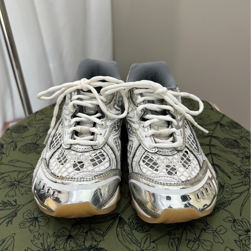 Bottega veneta/葆蝶家 Orbit白銀系帶休閒鞋 37碼-0