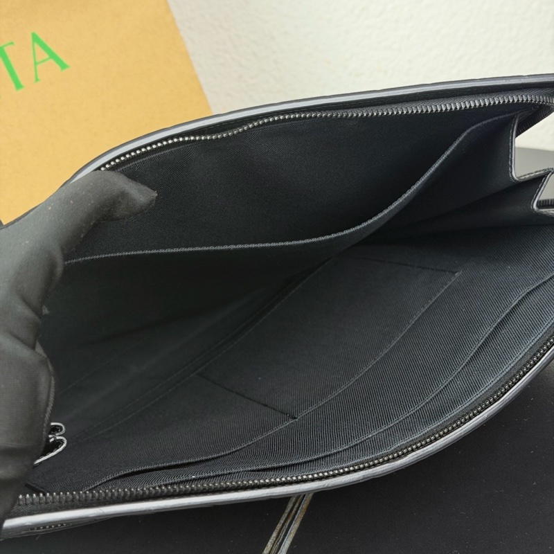 闲置新Bottega Veneta 葆蝶家 bv黑色牛皮编织手拿包-6