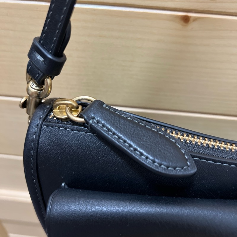 coach 肩背斜背包黑-10