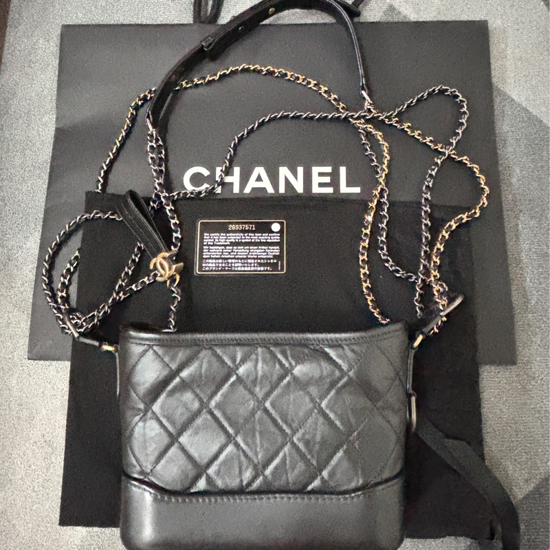 Chanel 小號黑色流浪包-0