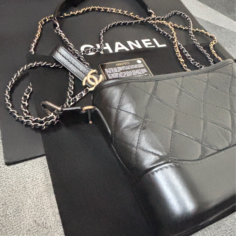 Chanel 小號黑色流浪包-2