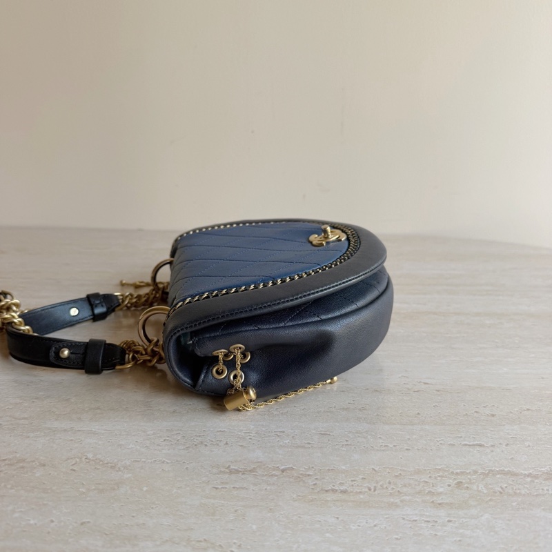 Chanel香奈兒黑金拼色馬鞍包+25開 底長22cm-5