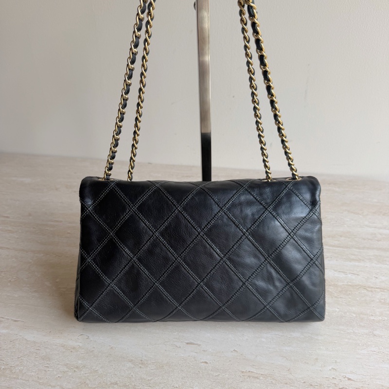 Chanel香奈兒黑金牛皮菱格紋單肩包+17開 底長24cm-1