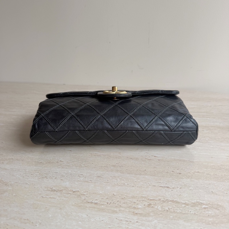 Chanel香奈兒黑金牛皮菱格紋單肩包+17開 底長24cm-5