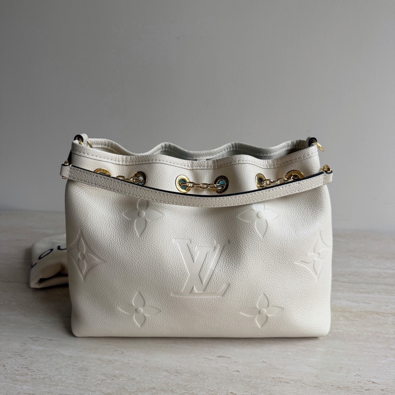 Louis Vuitton路易威登Summer Bundle米色壓紋牛皮單肩包+芯片 底長28cm-1