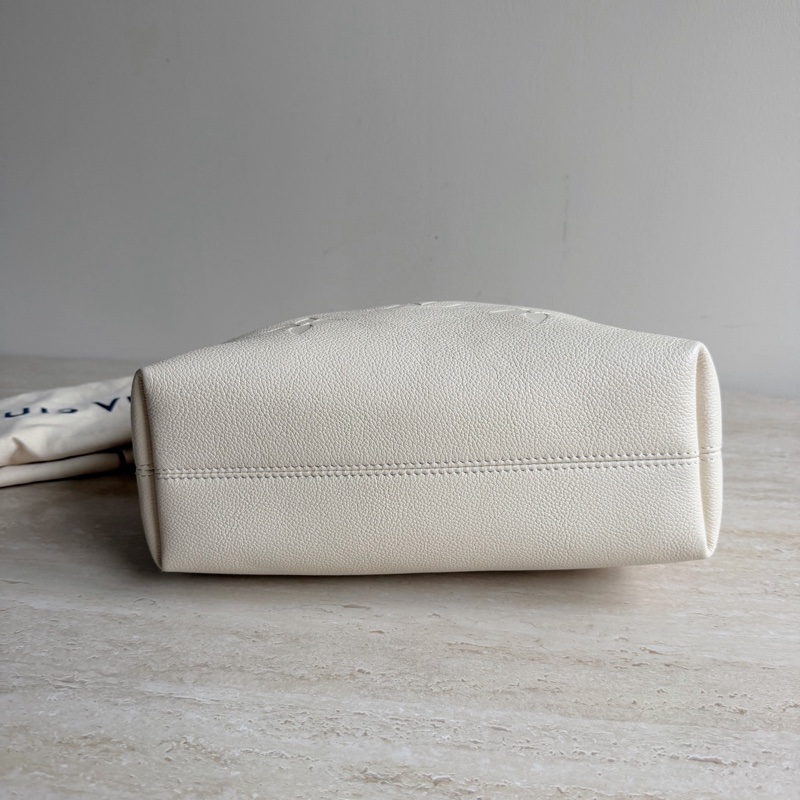 Louis Vuitton路易威登Summer Bundle米色壓紋牛皮單肩包+芯片 底長28cm-3