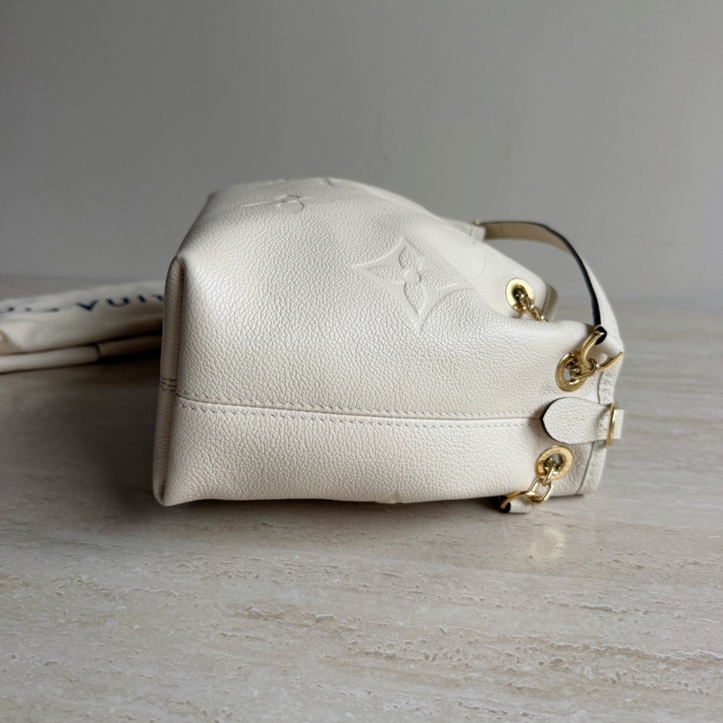 Louis Vuitton路易威登Summer Bundle米色壓紋牛皮單肩包+芯片 底長28cm-5