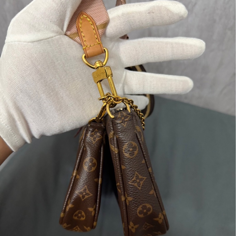 LOUIS VUITTON 五合一粉色背帶（芯片款）-3