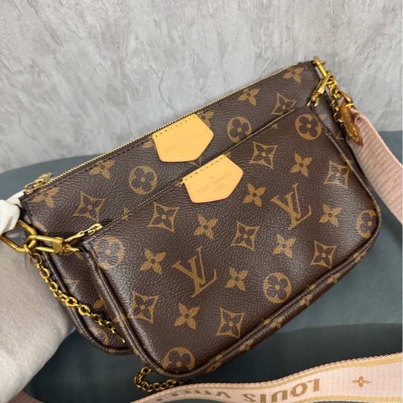 LOUIS VUITTON 五合一粉色背帶（芯片款）-10