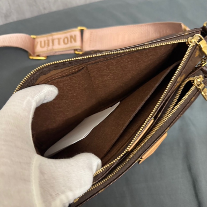 LOUIS VUITTON 五合一粉色背帶（芯片款）-14