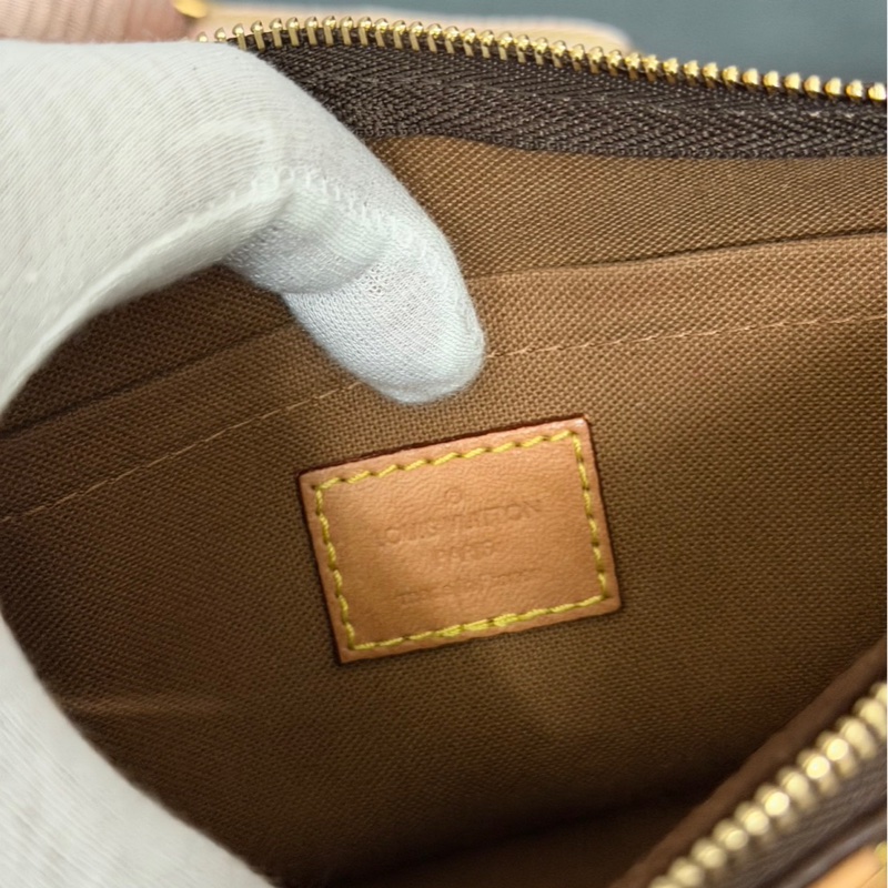 LOUIS VUITTON 五合一粉色背帶（芯片款）-19