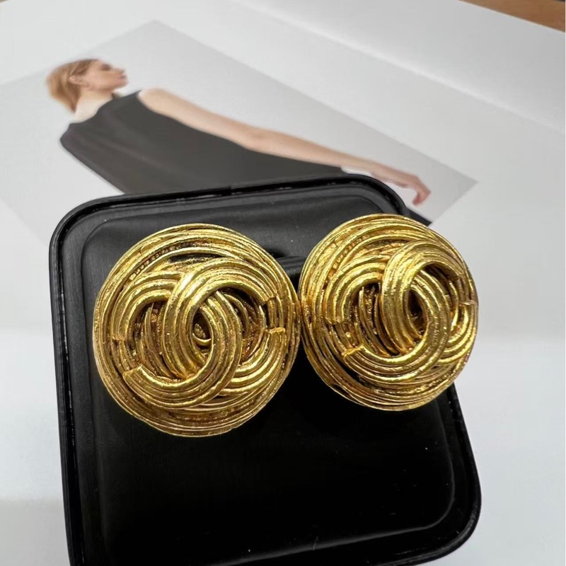 Chanel CC Logo金色耳飾-1