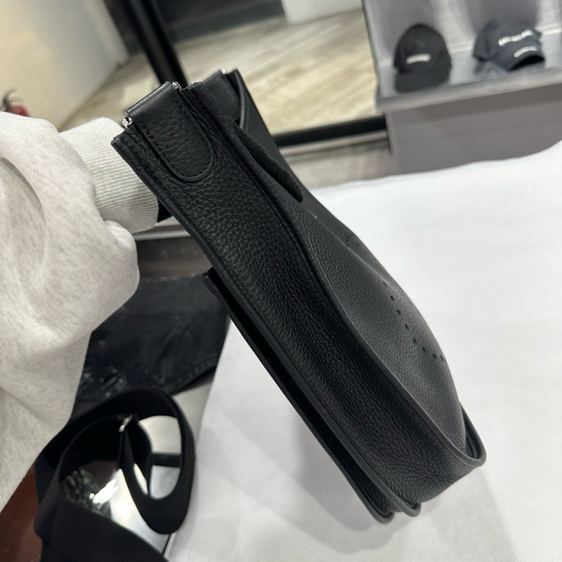 近全新有購證W刻2024年🌟Hermes Evelyne 29 黑銀｜Classic Trend CT精品｜台北東區實體-8