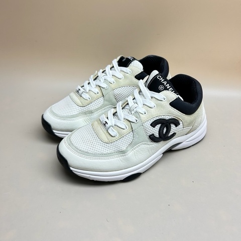 9.5新 CHANEL/香奈兒 黑白熊貓雙C系帶休閒鞋 38.5碼