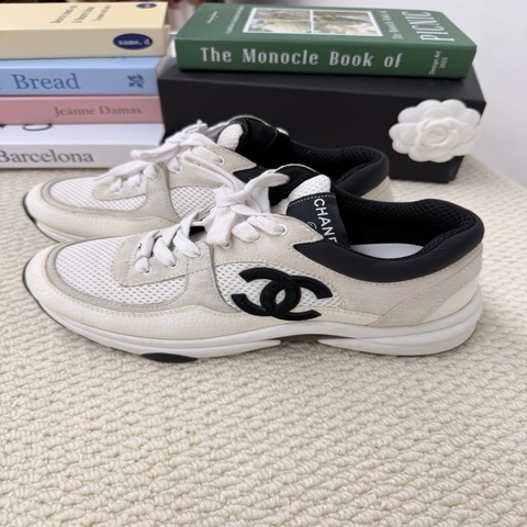 9.5新 CHANEL/香奈兒 黑白熊貓雙C系帶休閒鞋 38碼