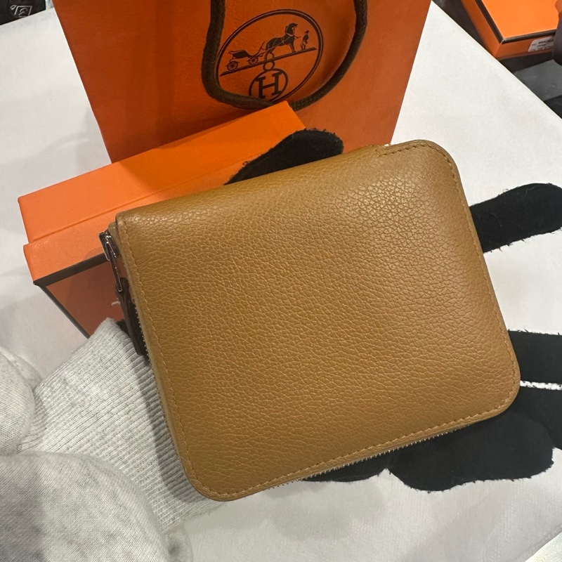 近新閒置B刻🌟Hermes Silk In 短夾 餅乾色｜Classic Trend CT精品｜台北東區實體-1