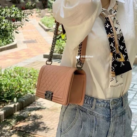 Chanel Leboy小號 荔枝皮 橘粉色 銀扣 20*12*6  95新 配件盒子 塵袋 保卡