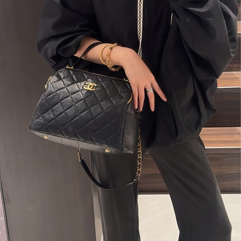 Chanel 23C 黑金保齡球包｜27cm 大容量輕盈款🎱