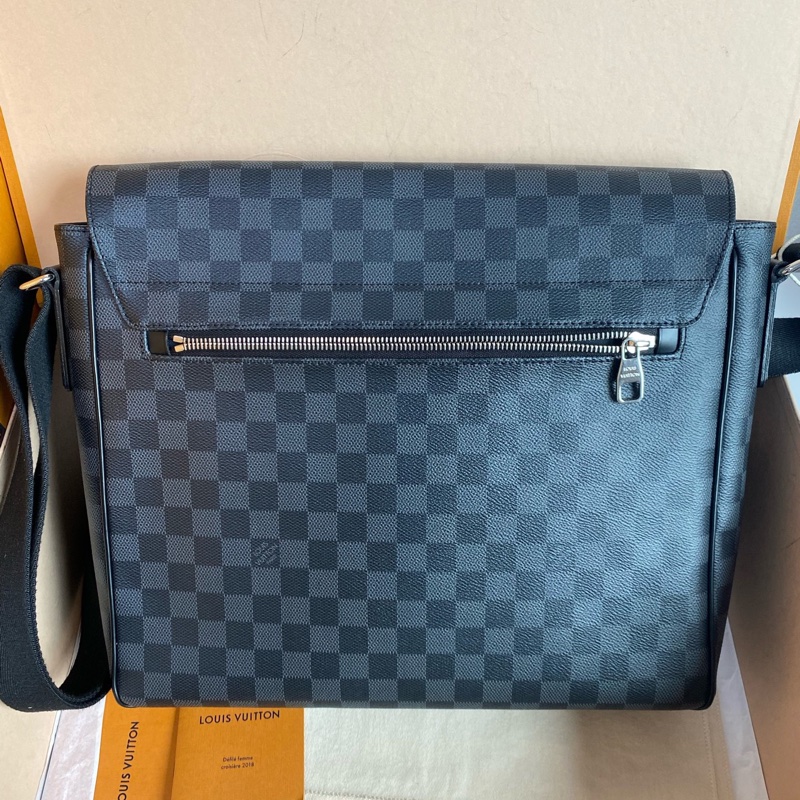 全新編碼款 LV路易威登Damier Graphite老花男士單肩包-1