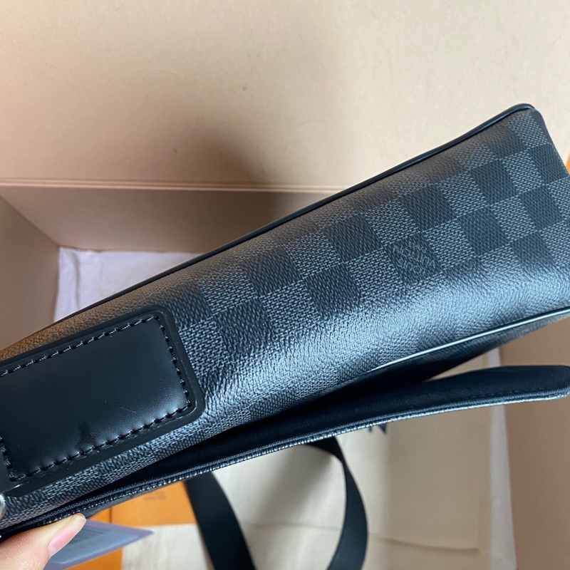 全新編碼款 LV路易威登Damier Graphite老花男士單肩包-2