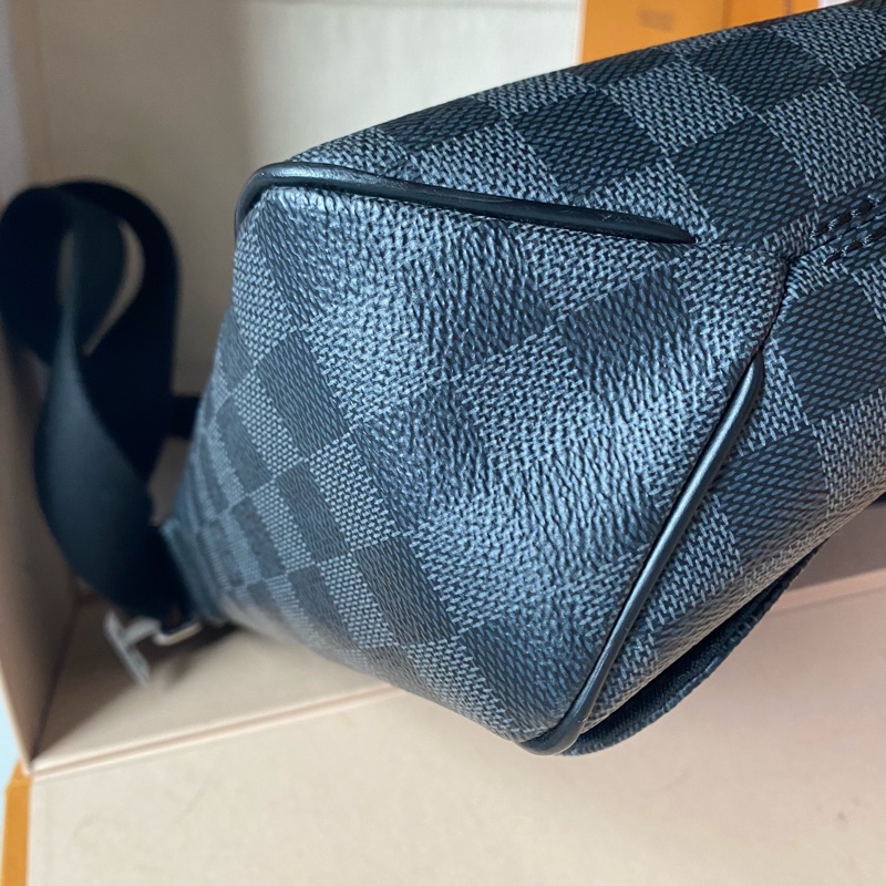 全新編碼款 LV路易威登Damier Graphite老花男士單肩包-6
