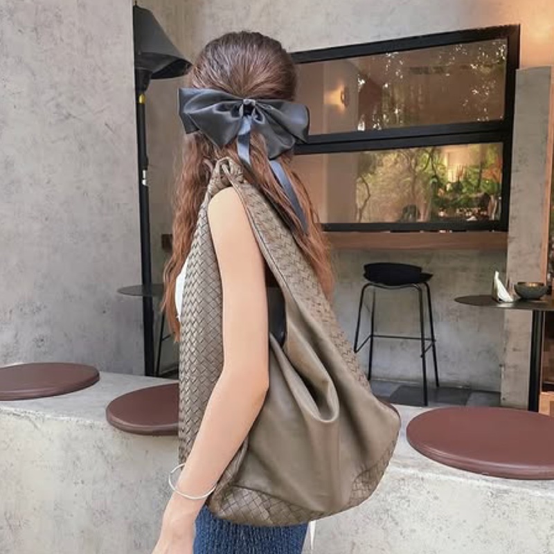 Bottega Veneta 卡其色 奶茶色 蝴蝶結 編織 Hobo 單肩包-21