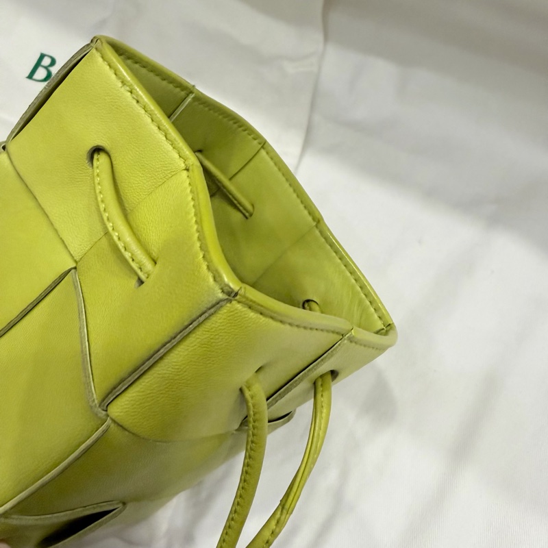 BV Bottega Veneta 大格編織 小水桶包 斜背包 牛油果綠-23
