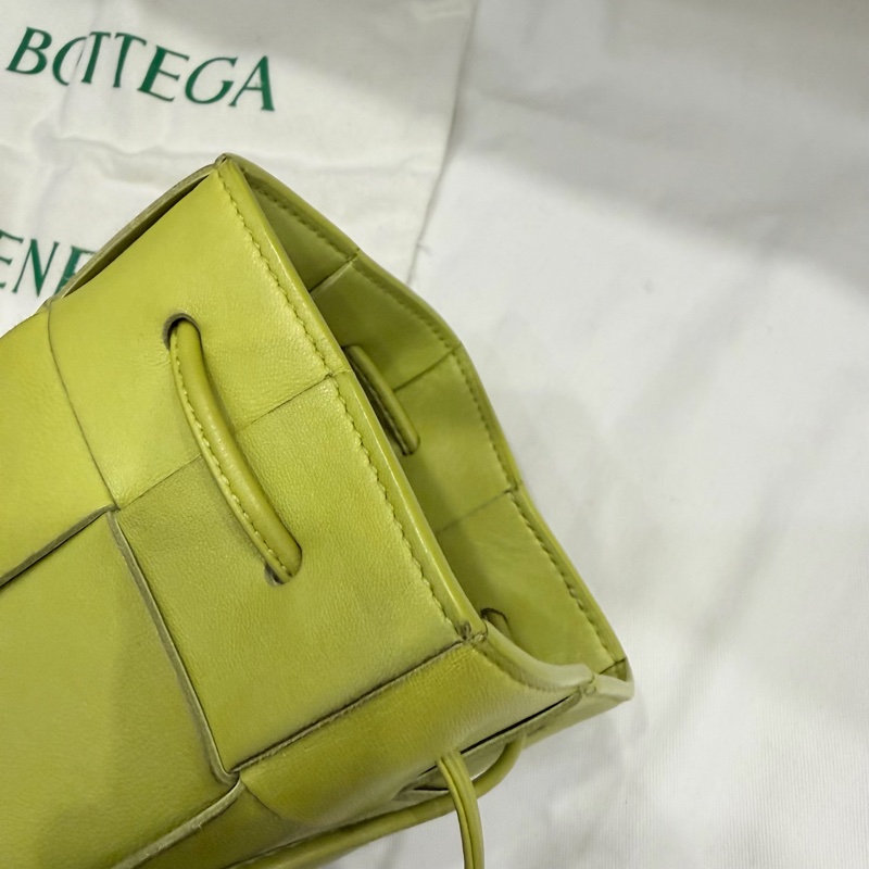 BV Bottega Veneta 大格編織 小水桶包 斜背包 牛油果綠-25