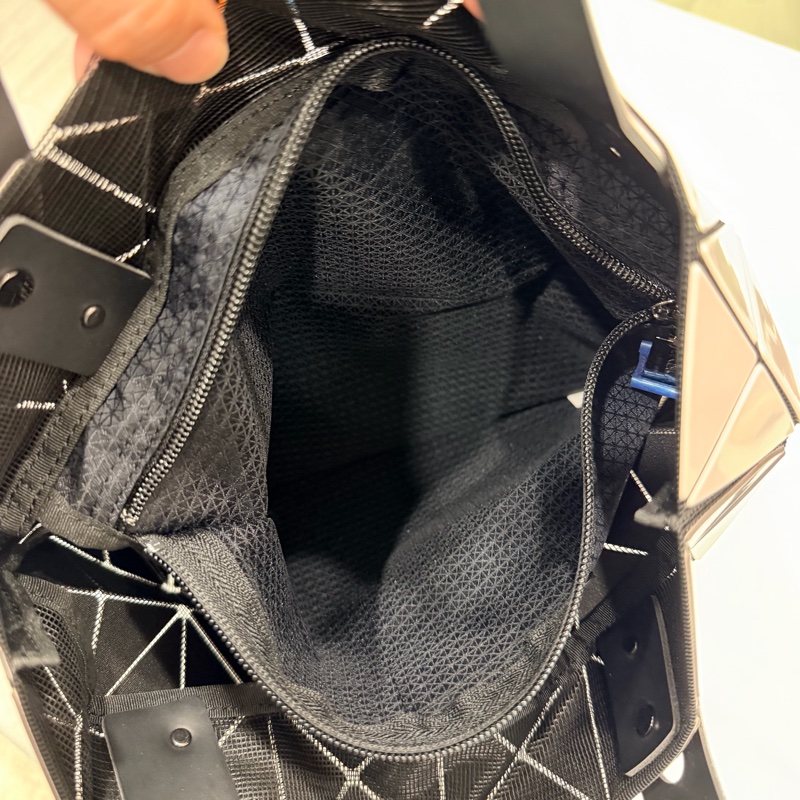 ISSEY MIYAKE 三宅一生 BAO BAO 雙色 六格 手提包 肩背包-42