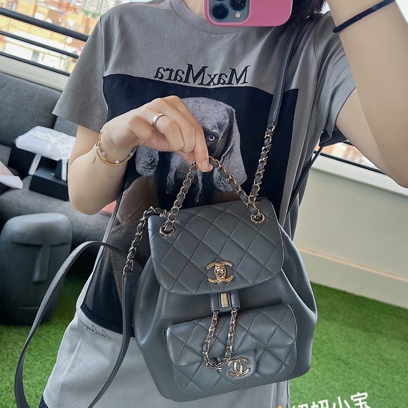絕美火爆款❤️‍🔥全配帶膜99新🆕Chanel香奈兒灰色金扣菱格紋duma小號鏈條雙肩包後背包-6