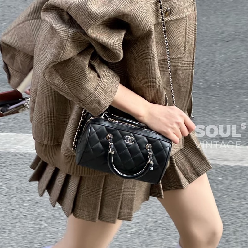 精緻小巧百搭✨99新🆕Chanel香奈兒黑金25c手柄波士頓保齡球包手提單肩斜挎包-1
