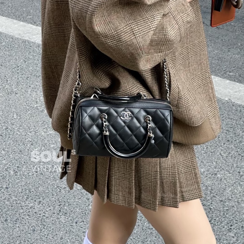 精緻小巧百搭✨99新🆕Chanel香奈兒黑金25c手柄波士頓保齡球包手提單肩斜挎包-4