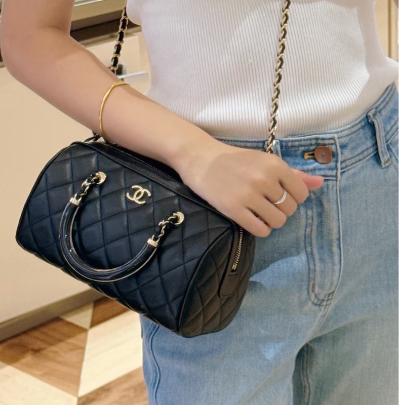 精緻小巧百搭✨99新🆕Chanel香奈兒黑金25c手柄波士頓保齡球包手提單肩斜挎包-6