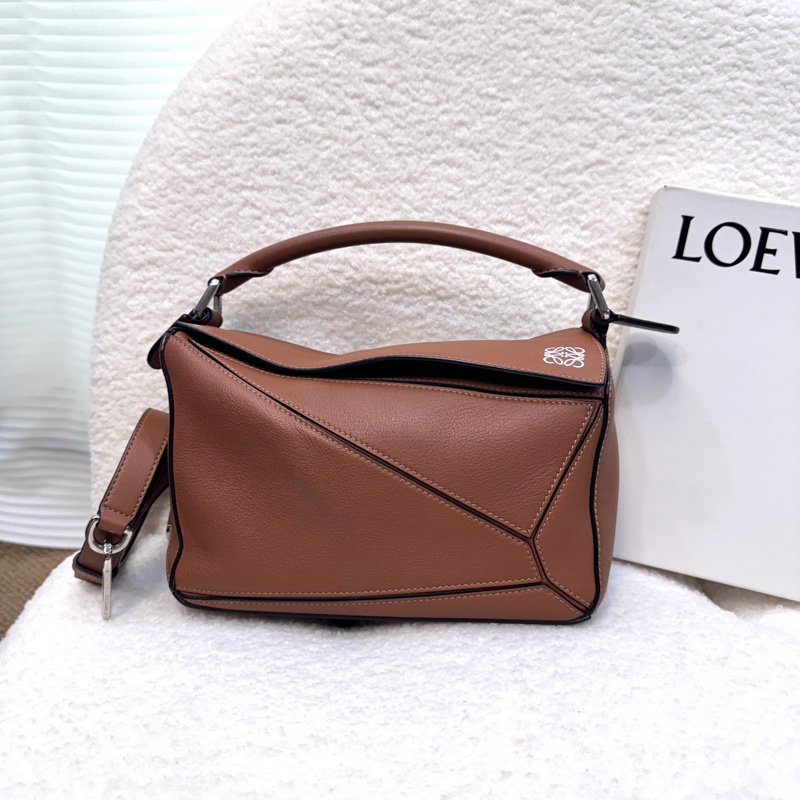 LOEWE 羅意威 焦糖色牛皮 Puzzle 小號 幾何設計 白標停產款 322.30.S21-13