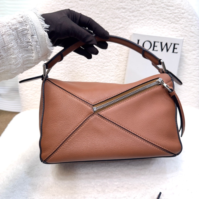 LOEWE 羅意威 焦糖色牛皮 Puzzle 小號 幾何設計 白標停產款 322.30.S21-14