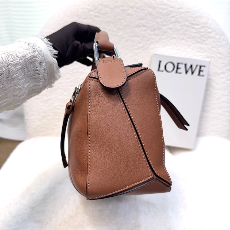 LOEWE 羅意威 焦糖色牛皮 Puzzle 小號 幾何設計 白標停產款 322.30.S21-15