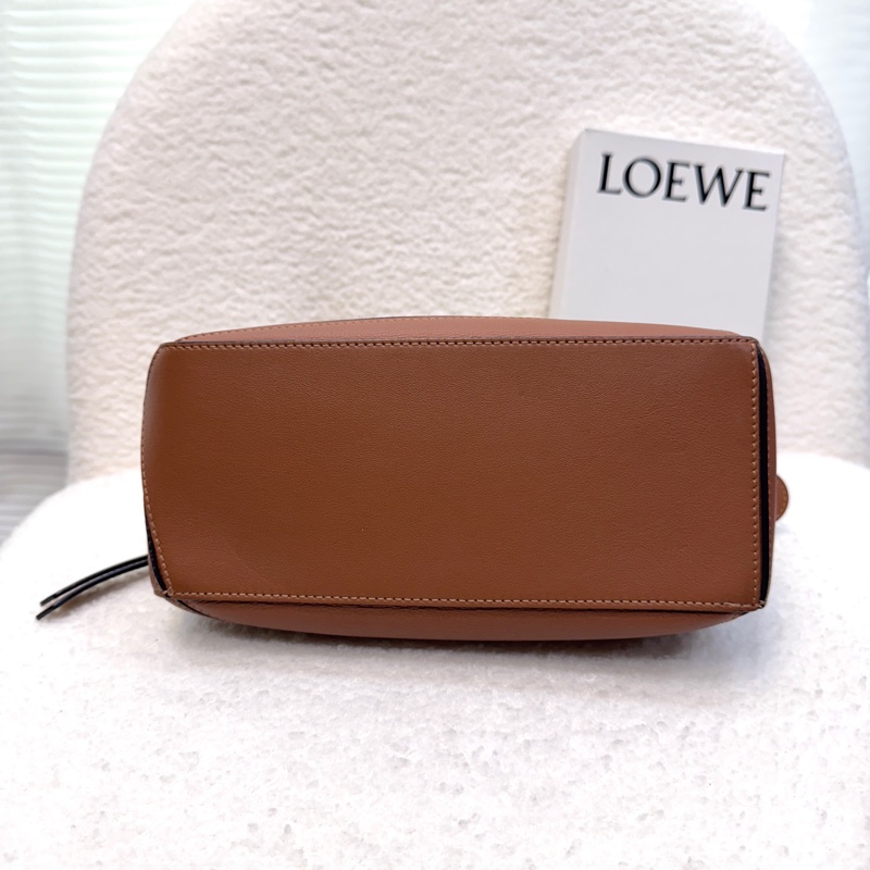 LOEWE 羅意威 焦糖色牛皮 Puzzle 小號 幾何設計 白標停產款 322.30.S21-17