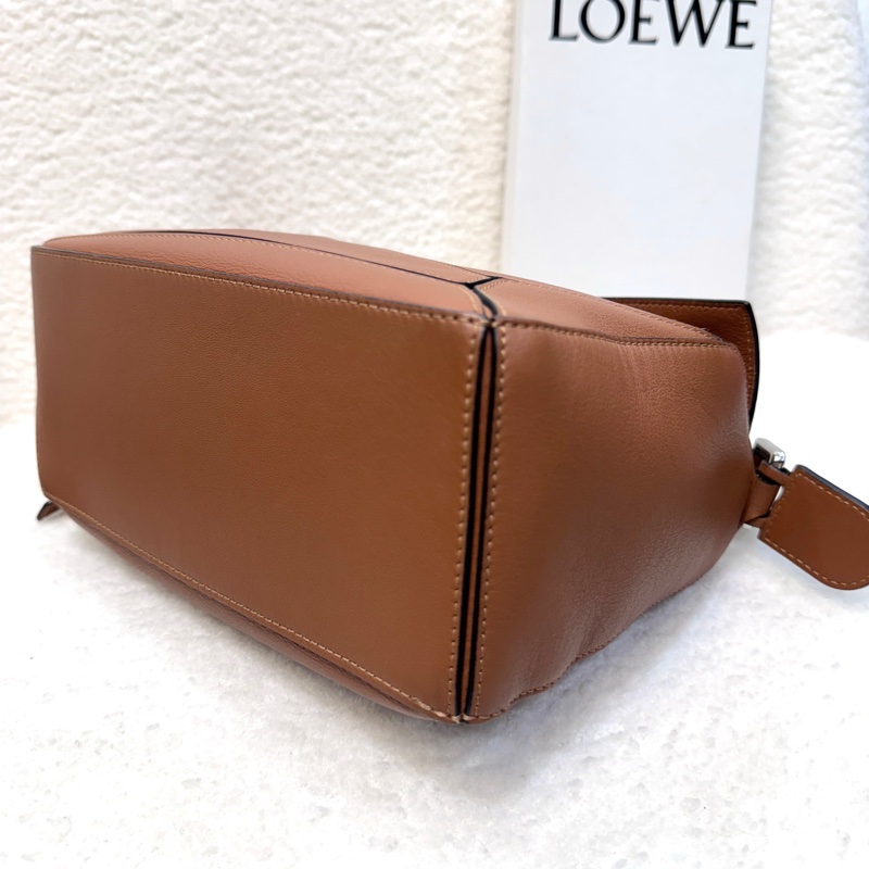 LOEWE 羅意威 焦糖色牛皮 Puzzle 小號 幾何設計 白標停產款 322.30.S21-20