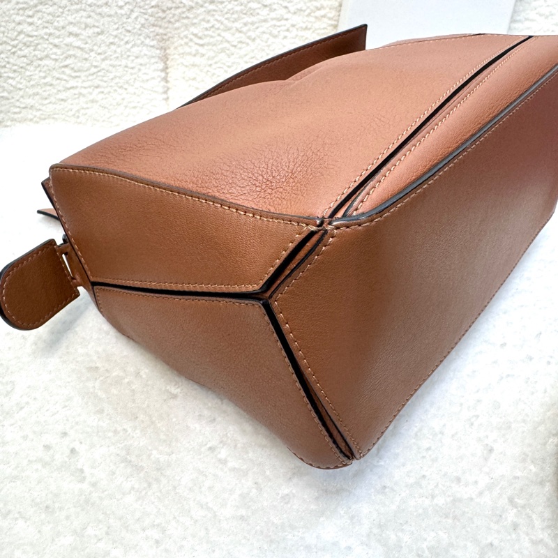 LOEWE 羅意威 焦糖色牛皮 Puzzle 小號 幾何設計 白標停產款 322.30.S21-21