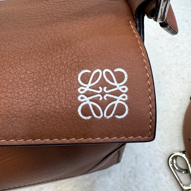 LOEWE 羅意威 焦糖色牛皮 Puzzle 小號 幾何設計 白標停產款 322.30.S21-24
