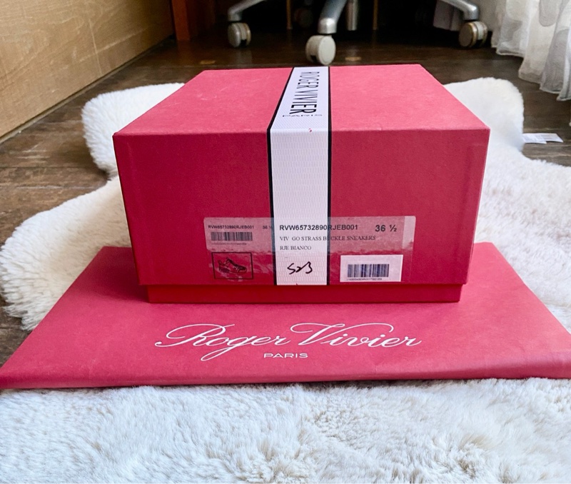 Roger Vivier Viv Go Strass Buckle Sneakers 全新品-15