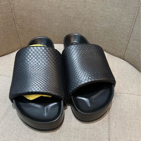 CELINE赛琳 拖鞋37码